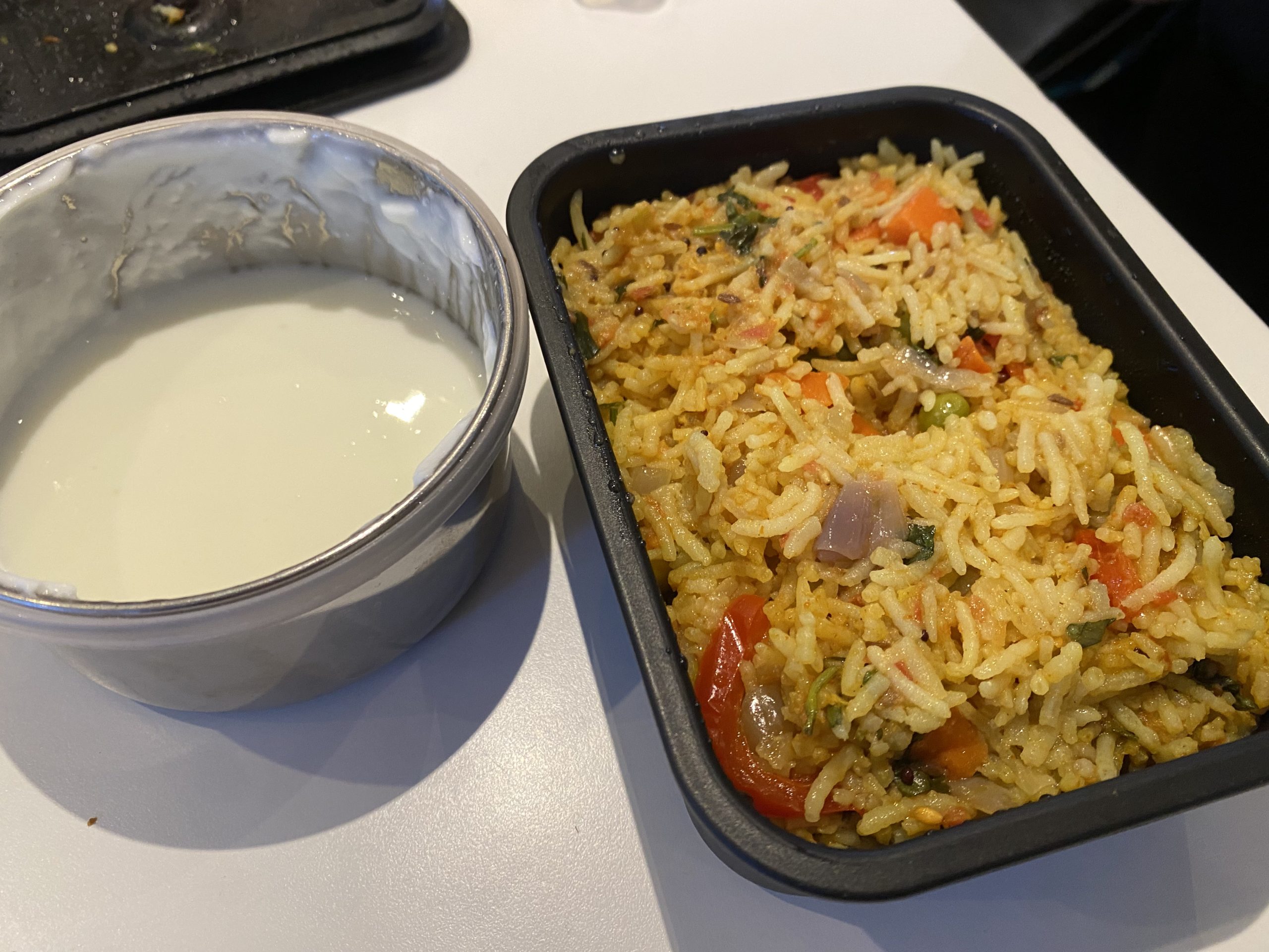 インドの友人のお弁当。インドの友人の多くは自炊している。辛い料理ではなくても、味付けは少しクセがあることが多い